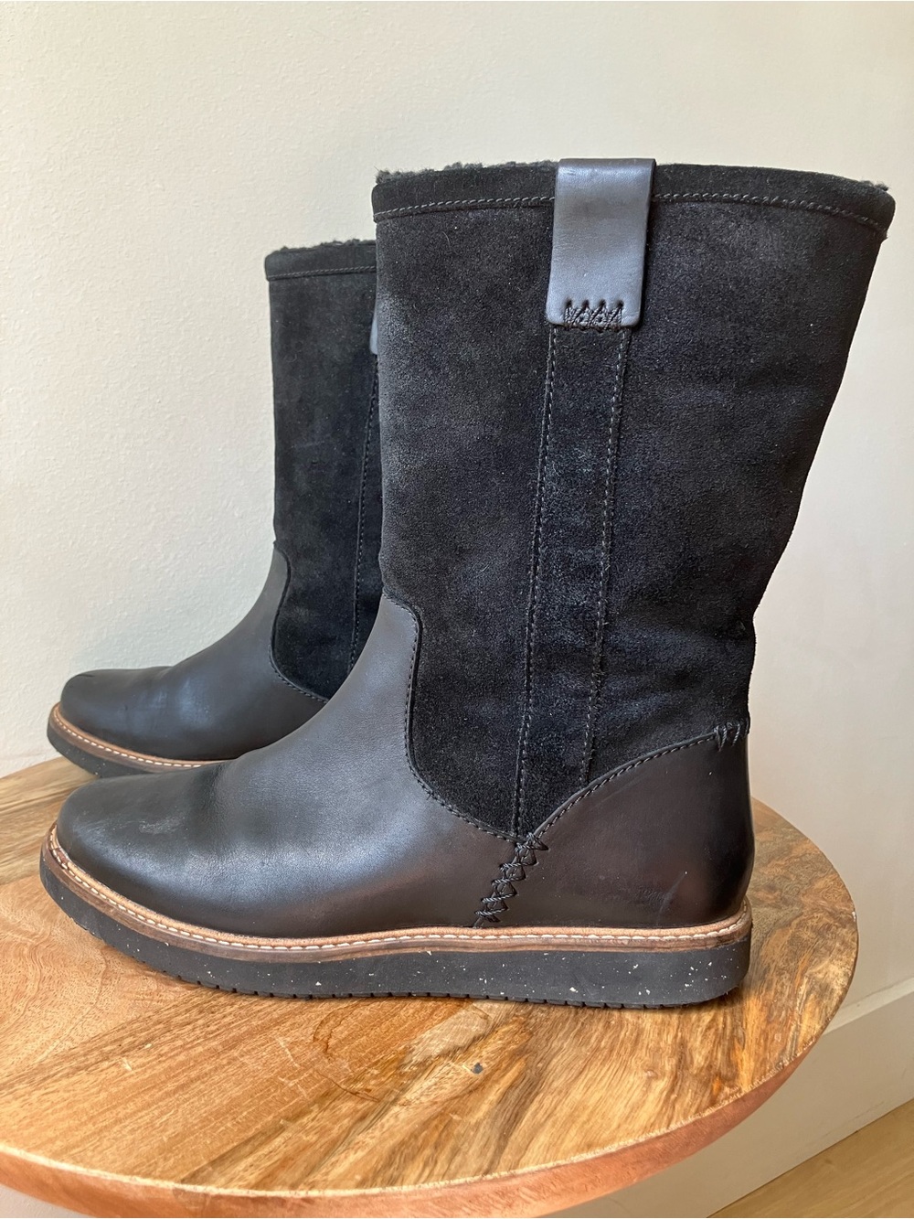 Clarks | Women's Glick Elmfield Black Suede Shearling Lined Boots
